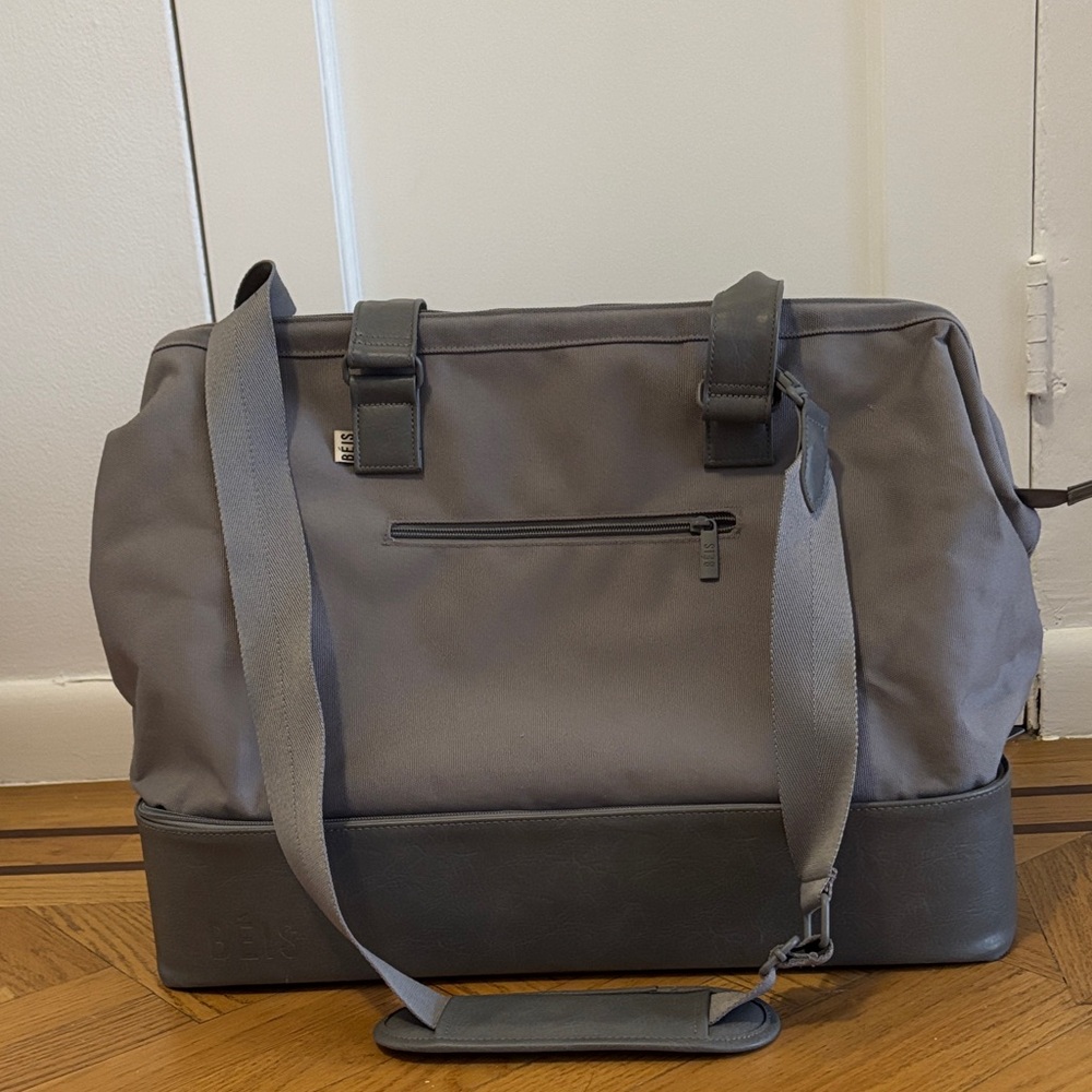 BEIS The Weekender duffle in Gray